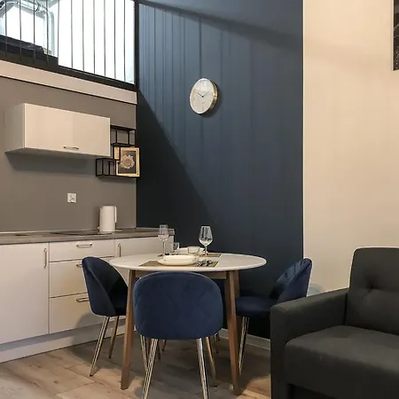 Apartment Airport